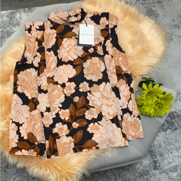 Who What Wear Floral Print Silky Sleeveless Top - Picture 3 of 5